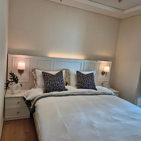 Lumini House Apartment